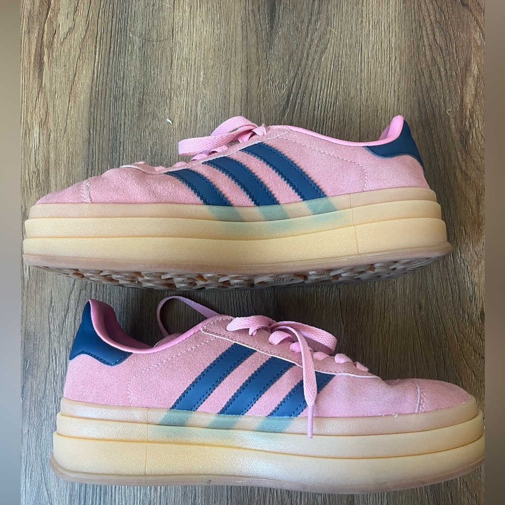 Adidas Gazelles, women’s 8.5 - Picture 6 of 12